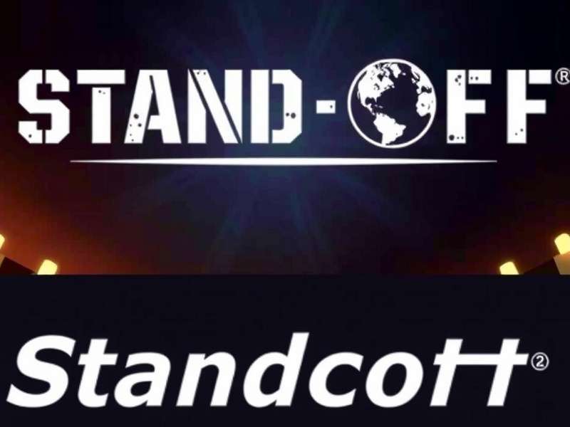 Standoff 2 gaming setup with smartphone and controller